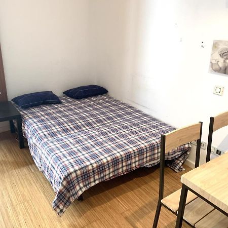 Apartment Next To Ramblas Барселона Экстерьер фото